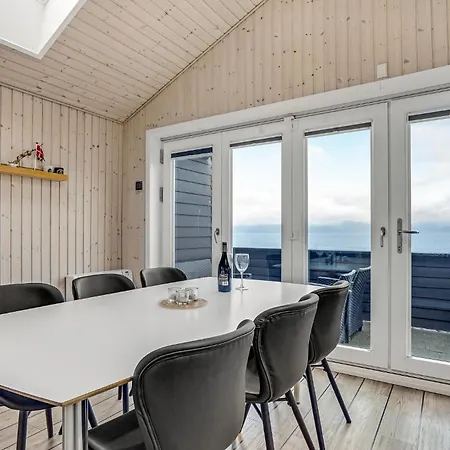 Beautiful In With 2 Bedrooms And Wifi
